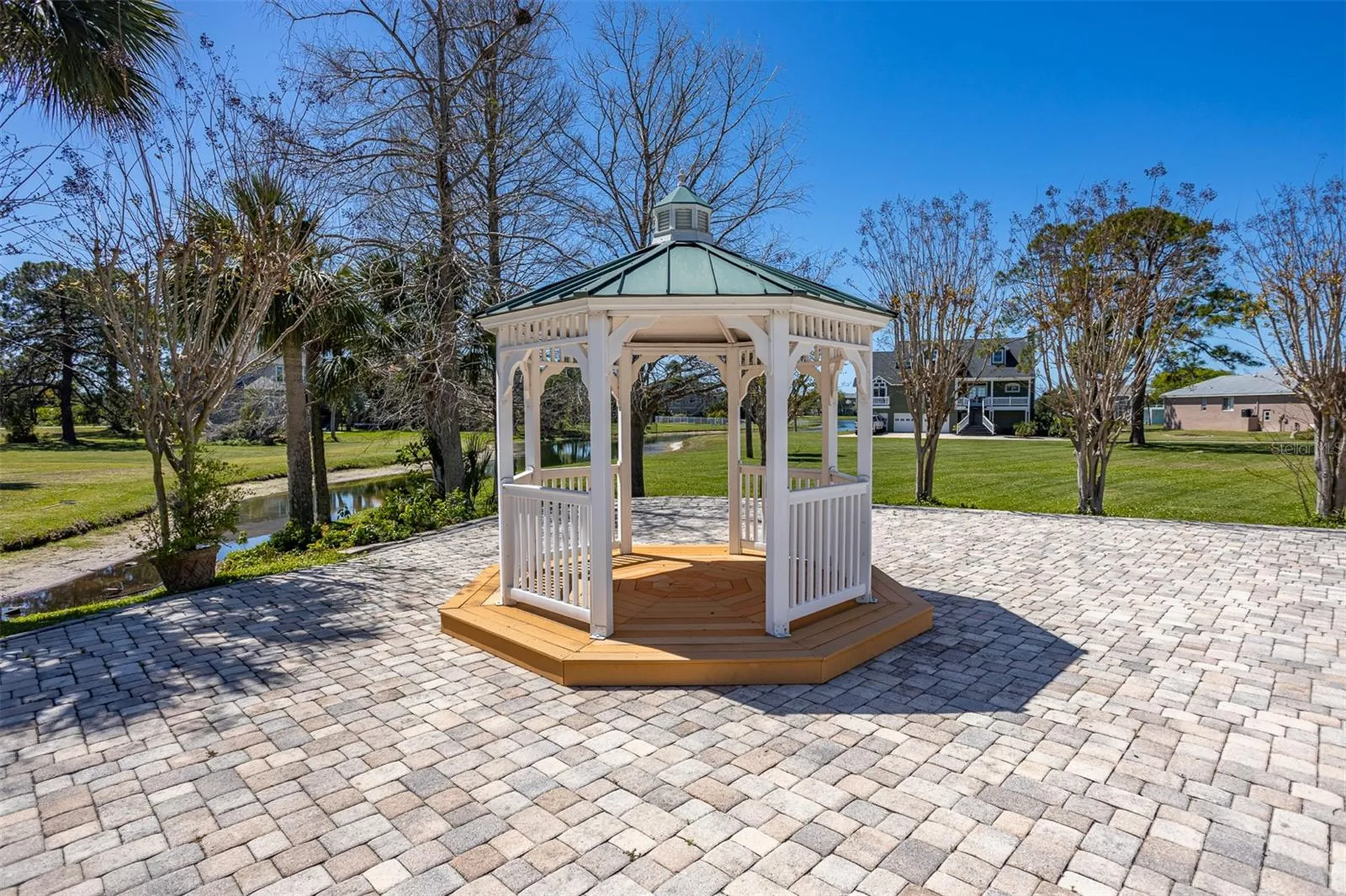 2008 N Pointe Alexis Drive Tarpon Springs FL 34689