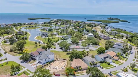 2008 N Pointe Alexis Drive Tarpon Springs FL 34689
