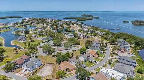 2008 N Pointe Alexis Drive Tarpon Springs FL 34689