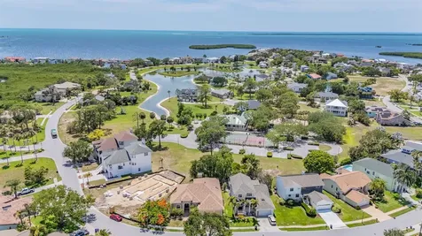 2008 N Pointe Alexis Drive Tarpon Springs FL 34689