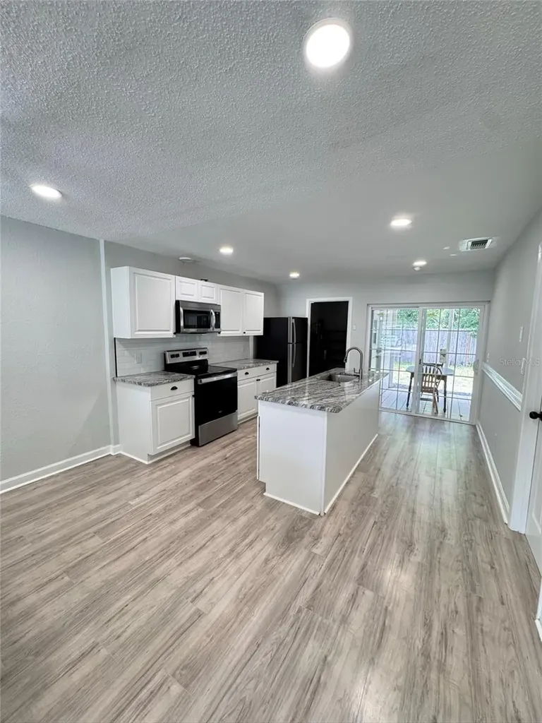 8043 Puffin Drive Orlando FL 32825