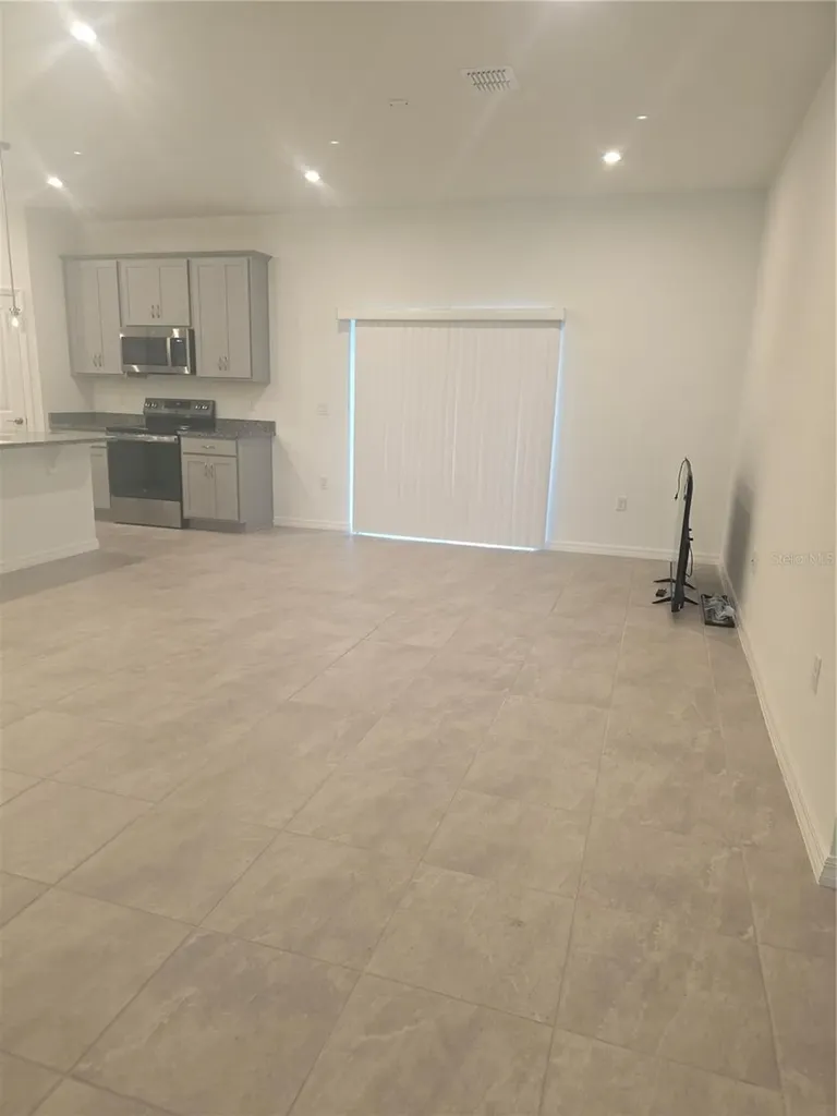1838 Blue Lagoon Circle Mascotte FL 34753