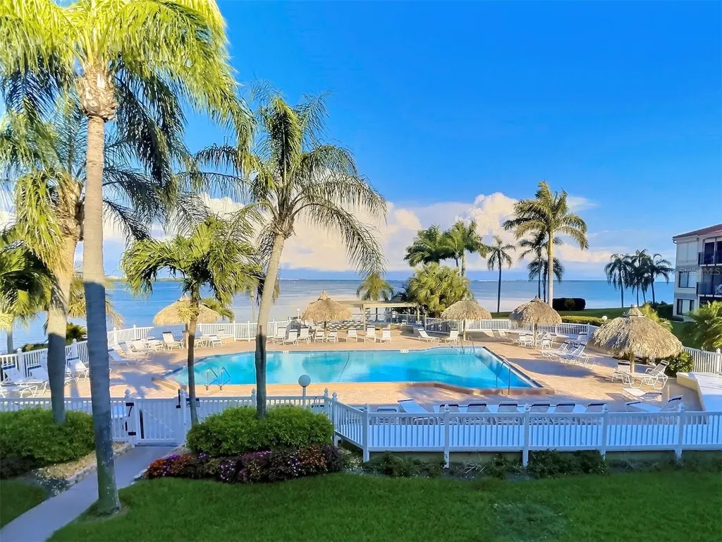6322 Palma Del Mar Boulevard S St Petersburg FL 33715