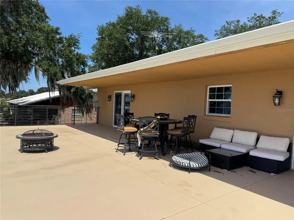 607 W State Road 630 Frostproof FL 33843