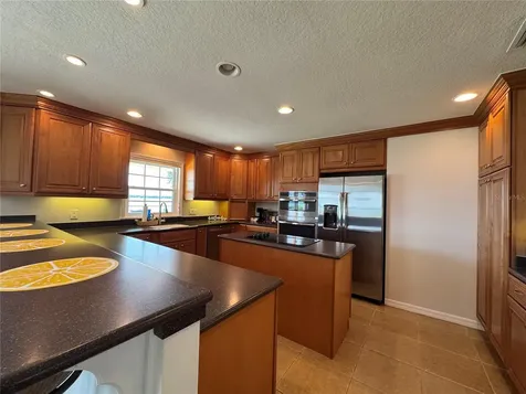 607 W State Road 630 Frostproof FL 33843