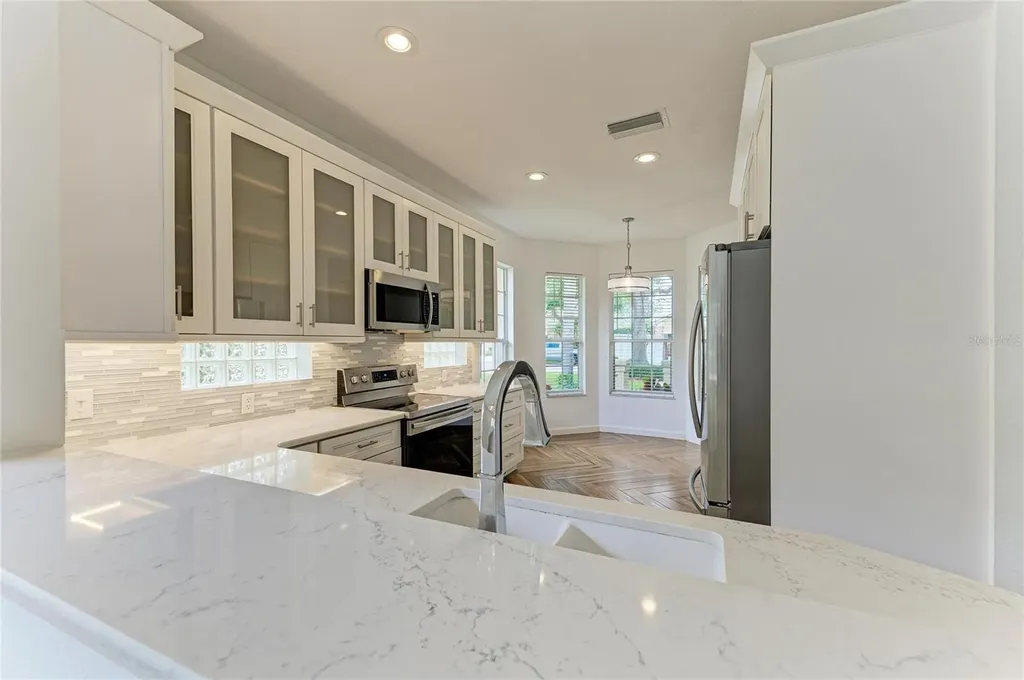 5047 Lakescene Place Sarasota FL 34243