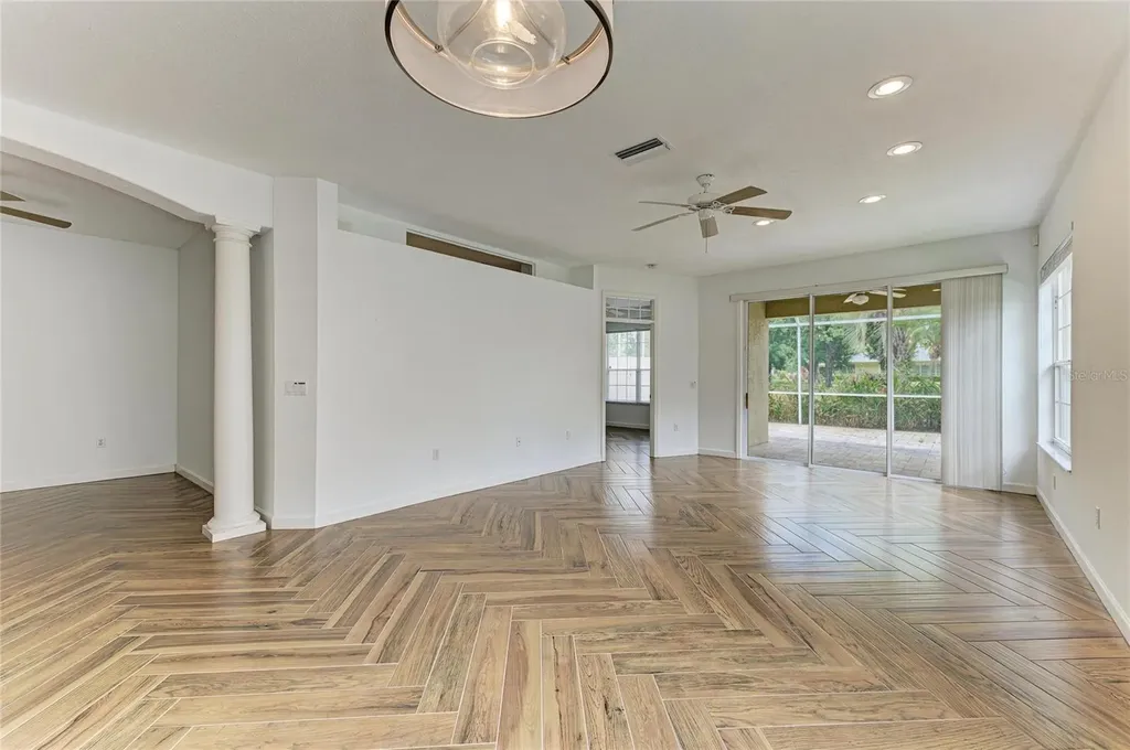 5047 Lakescene Place Sarasota FL 34243