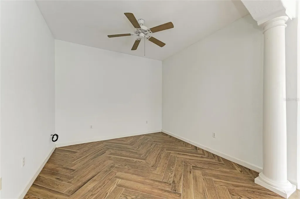 5047 Lakescene Place Sarasota FL 34243