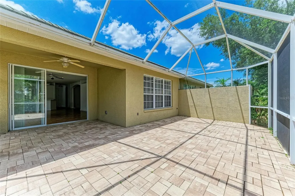 5047 Lakescene Place Sarasota FL 34243