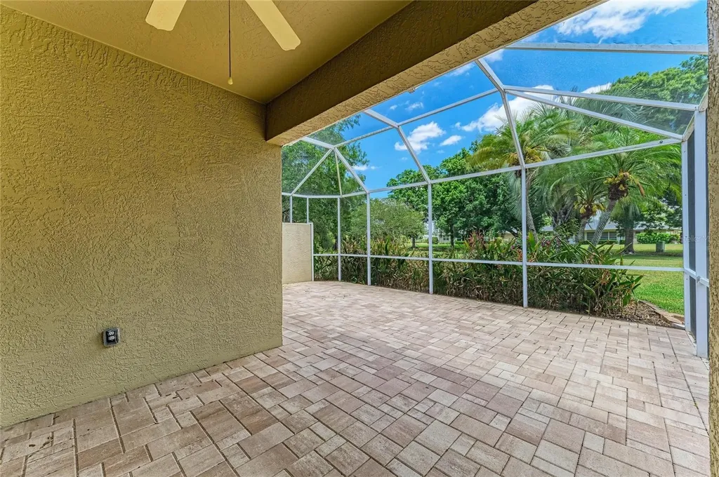 5047 Lakescene Place Sarasota FL 34243