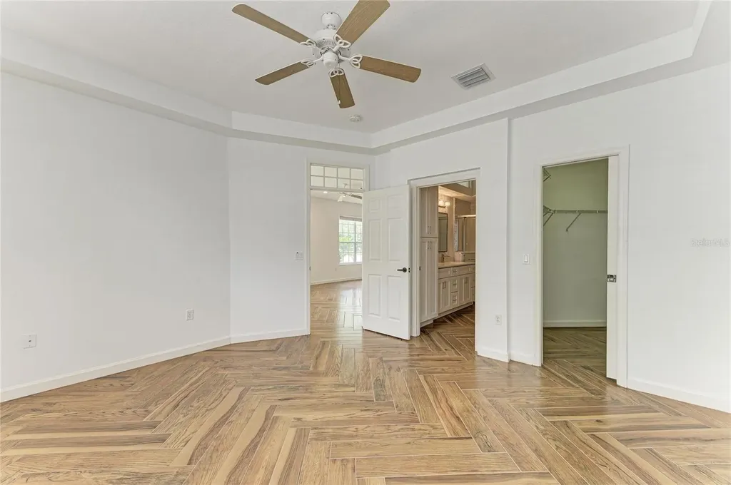 5047 Lakescene Place Sarasota FL 34243
