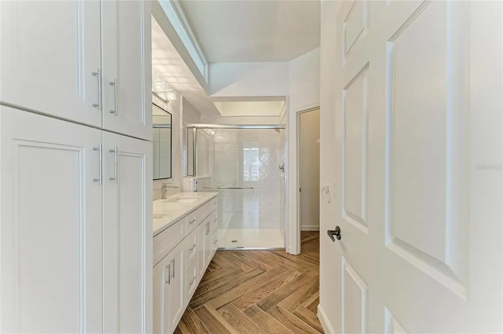 5047 Lakescene Place Sarasota FL 34243