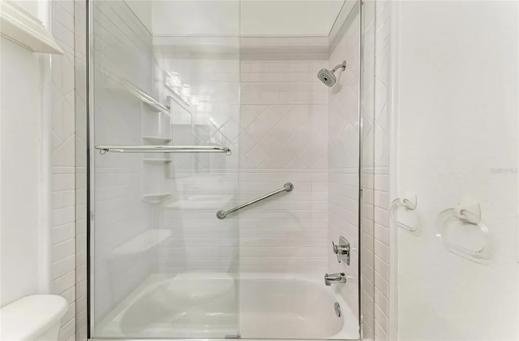 5047 Lakescene Place Sarasota FL 34243