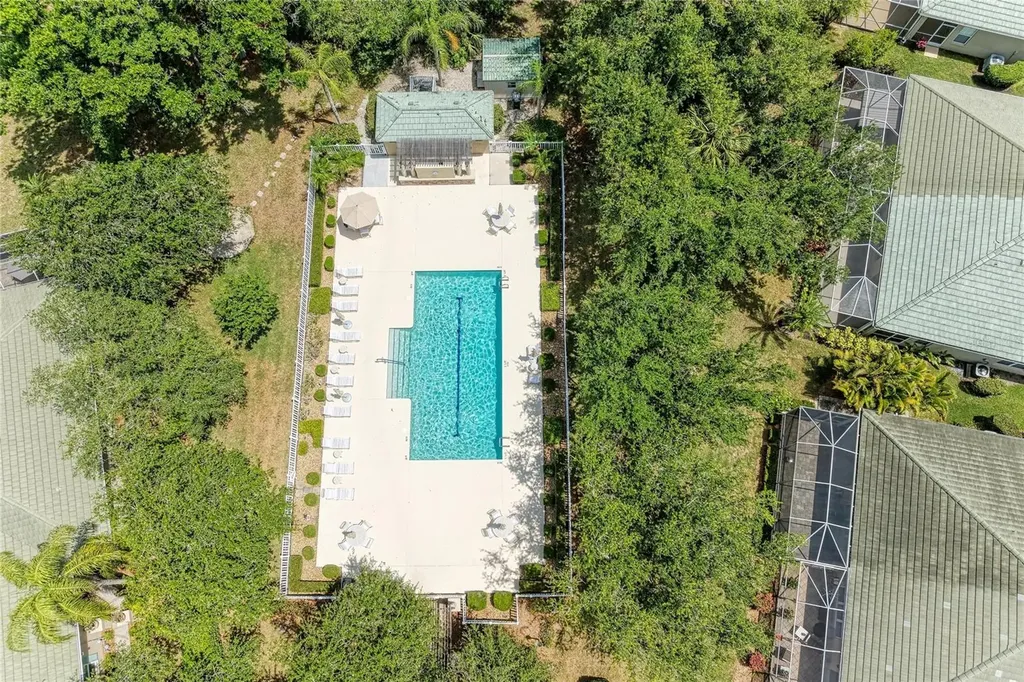 5047 Lakescene Place Sarasota FL 34243