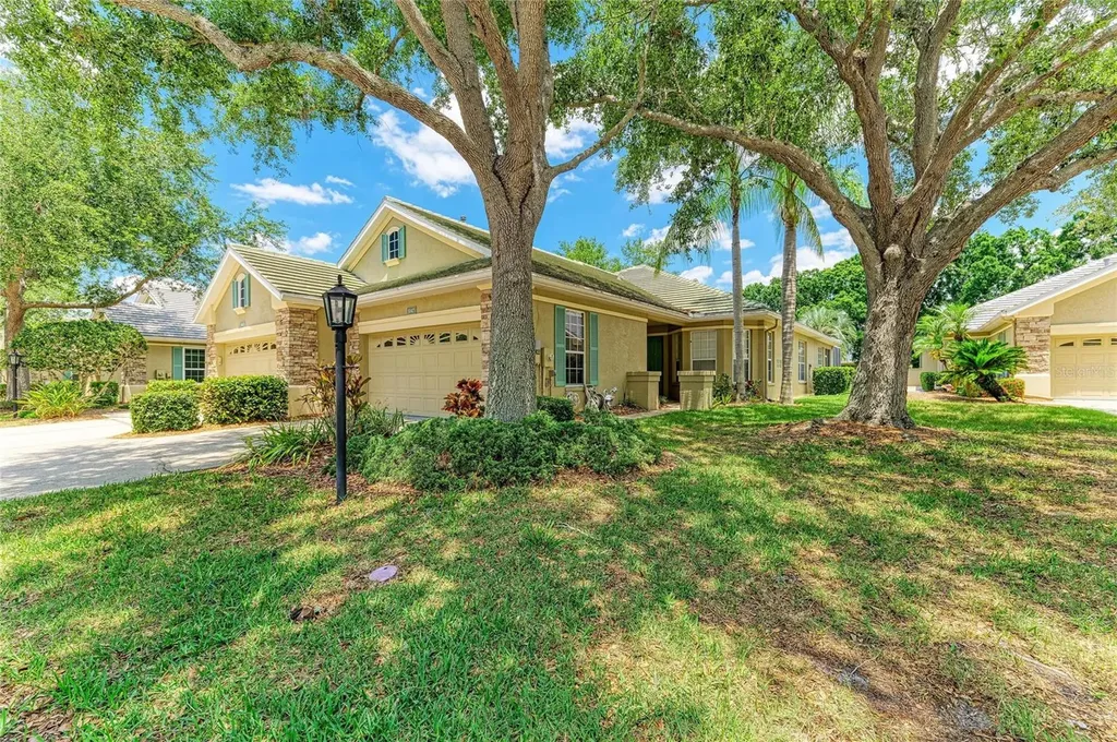 5047 Lakescene Place Sarasota FL 34243