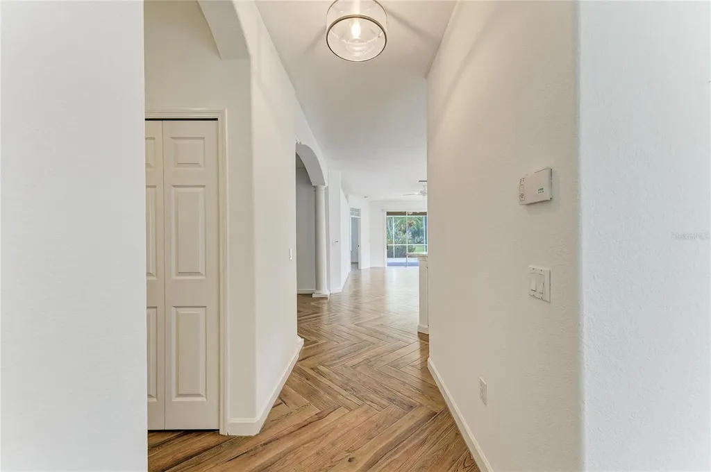 5047 Lakescene Place Sarasota FL 34243