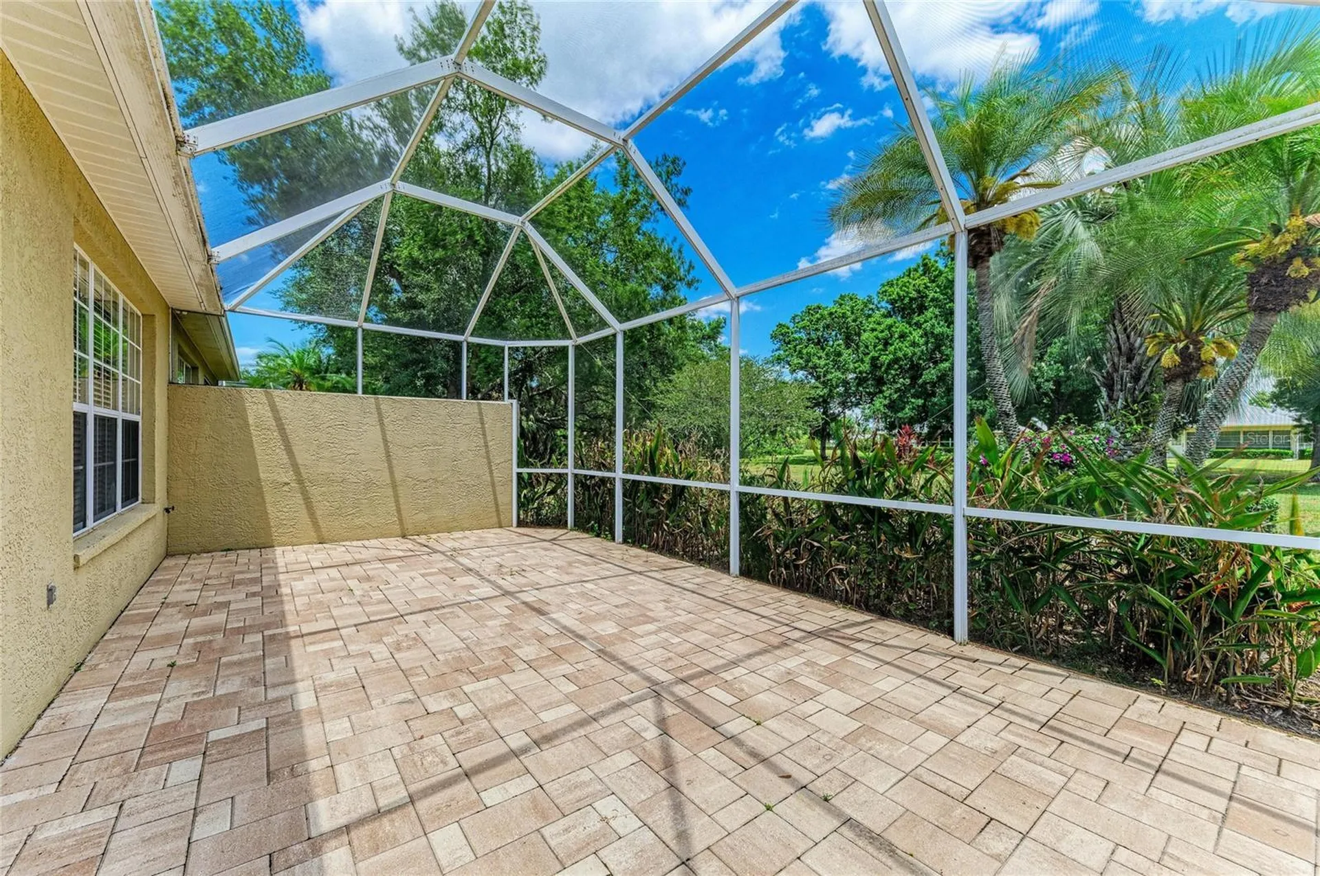 5047 Lakescene Place Sarasota FL 34243