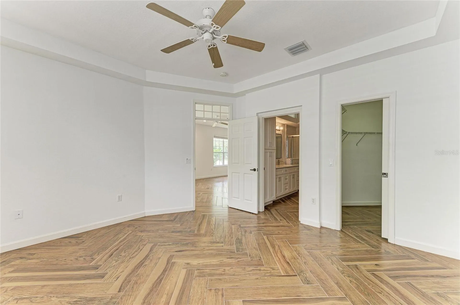 5047 Lakescene Place Sarasota FL 34243