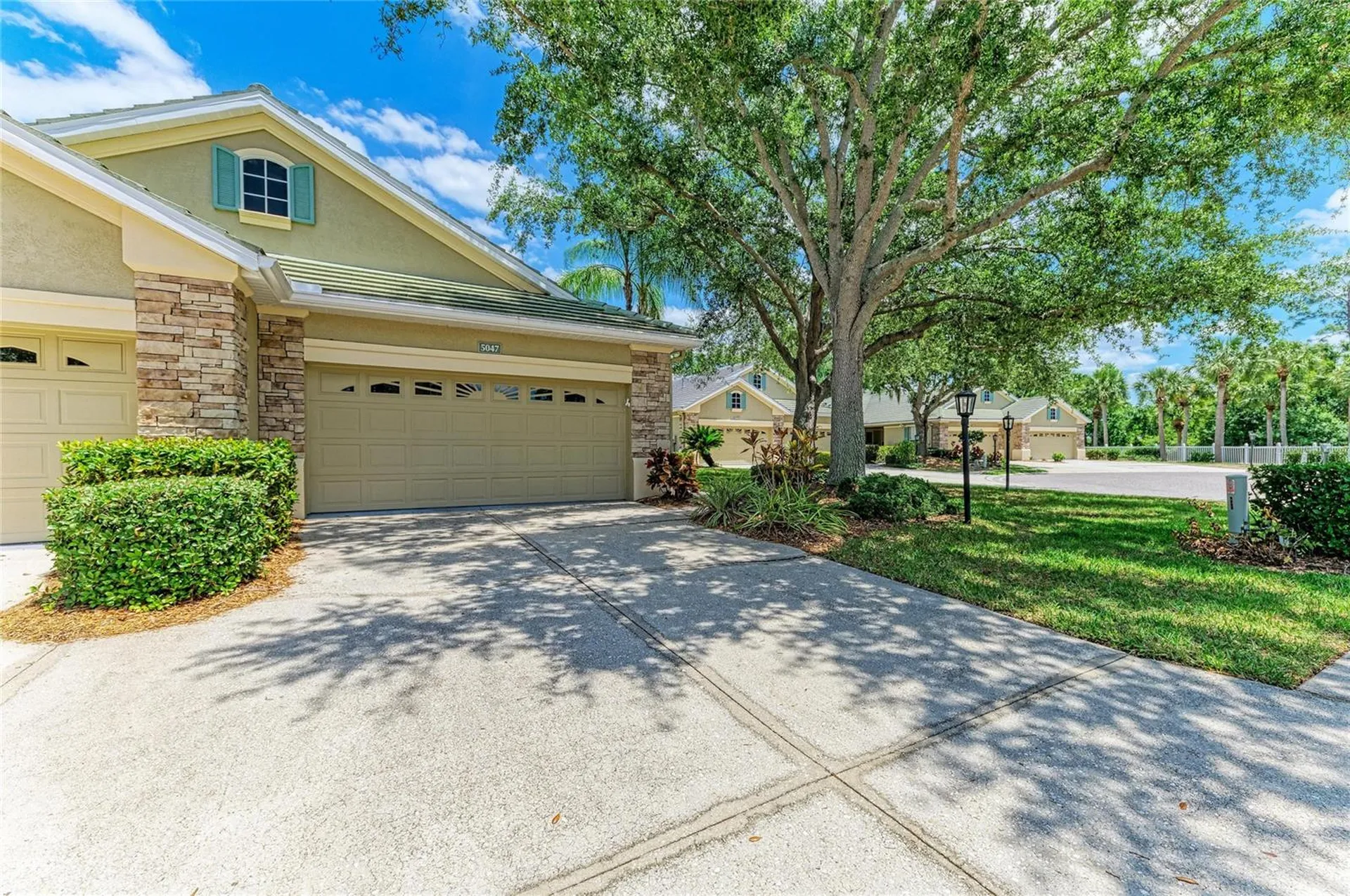 5047 Lakescene Place Sarasota FL 34243