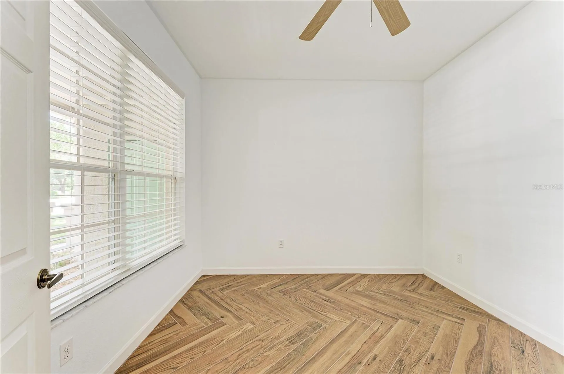 5047 Lakescene Place Sarasota FL 34243