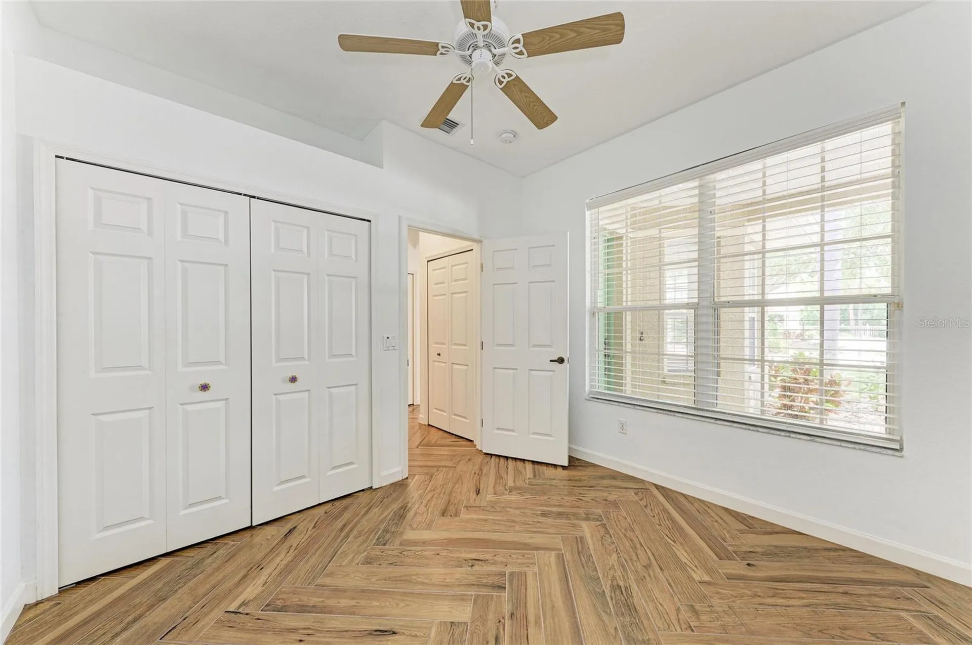 5047 Lakescene Place Sarasota FL 34243