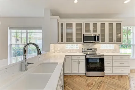 5047 Lakescene Place Sarasota FL 34243