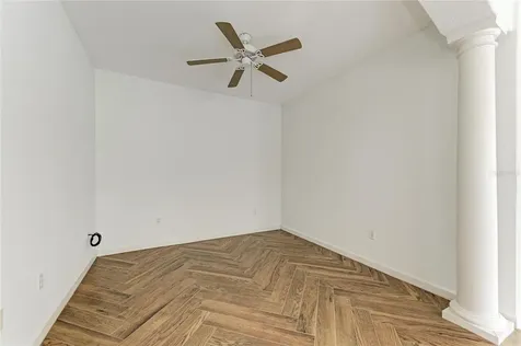 5047 Lakescene Place Sarasota FL 34243