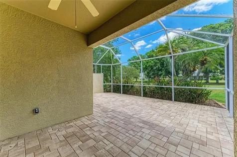 5047 Lakescene Place Sarasota FL 34243