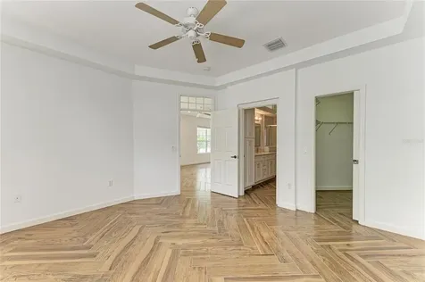 5047 Lakescene Place Sarasota FL 34243