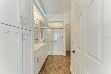 5047 Lakescene Place Sarasota FL 34243