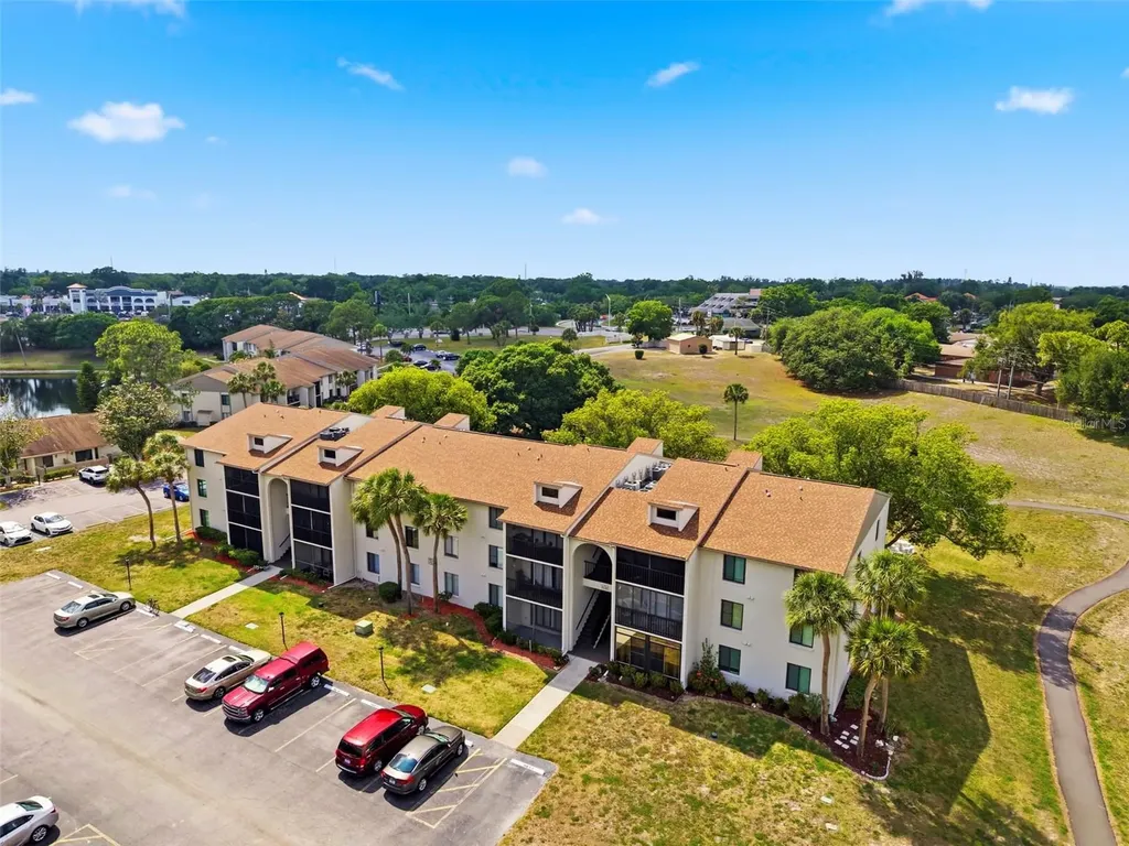 1871 Pine Ridge Way W Palm Harbor FL 34684