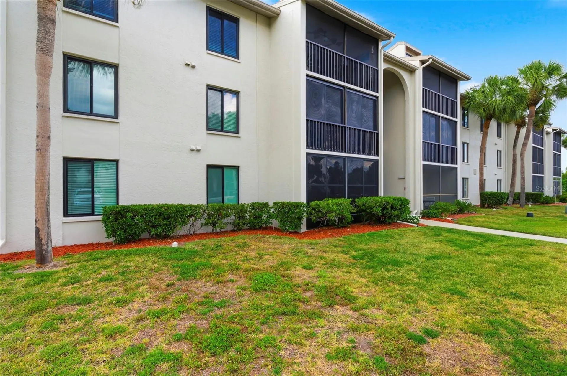 1871 Pine Ridge Way W Palm Harbor FL 34684
