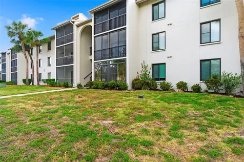 1871 Pine Ridge Way W Palm Harbor FL 34684