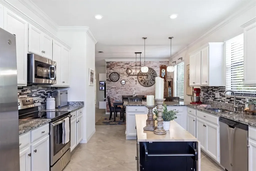 20930 Valore Court Venice FL 34293