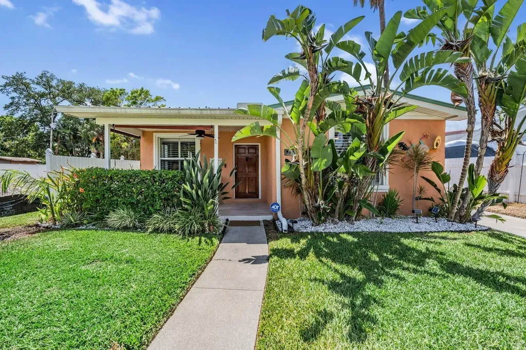 208 Como Street Tampa FL 33606
