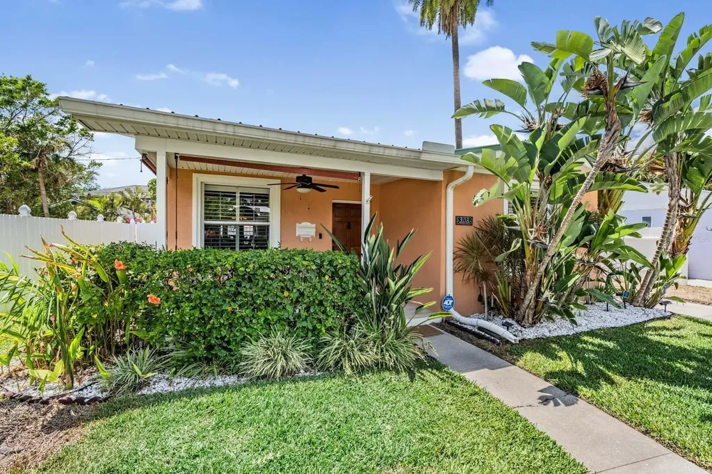 208 Como Street Tampa FL 33606