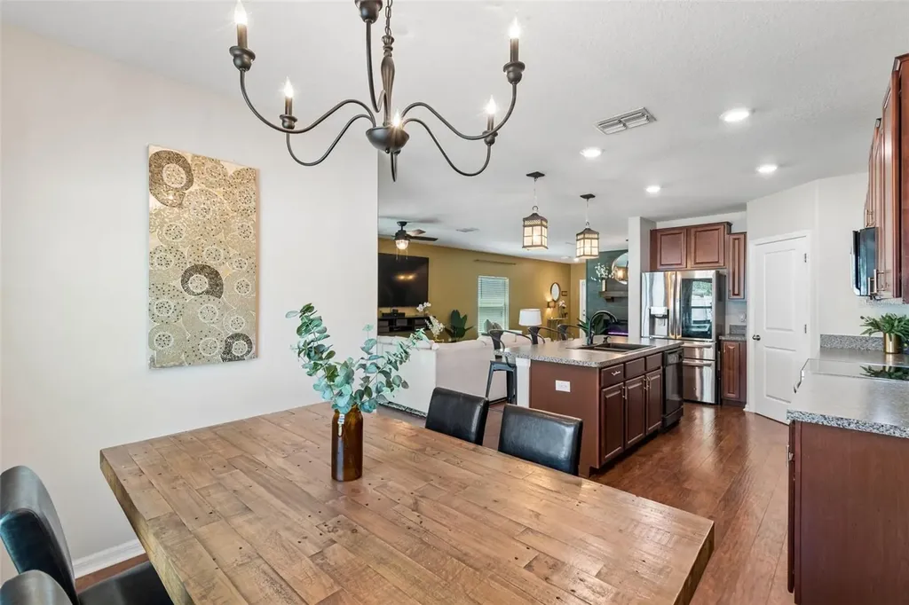7422 French Marigold Avenue Tampa FL 33619