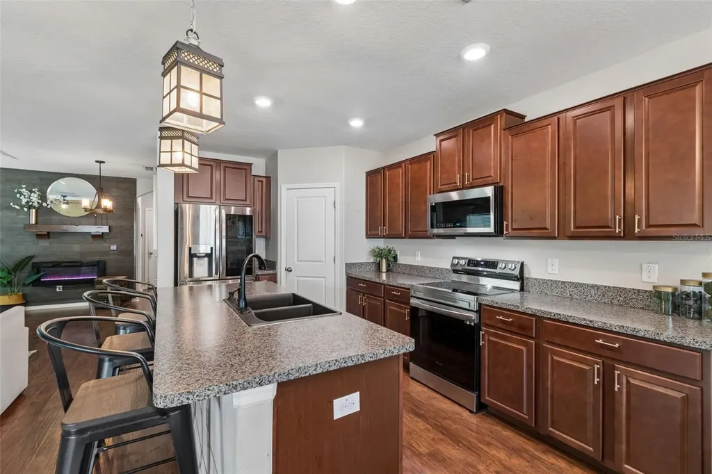 7422 French Marigold Avenue Tampa FL 33619
