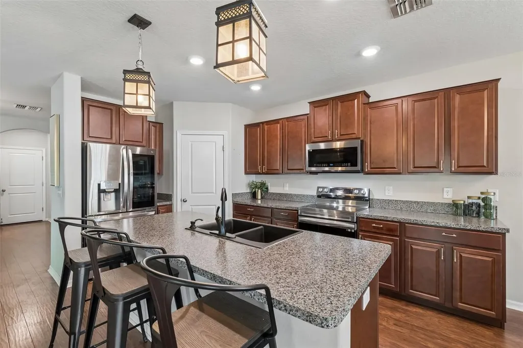 7422 French Marigold Avenue Tampa FL 33619