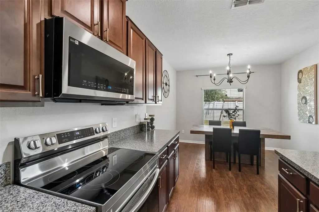 7422 French Marigold Avenue Tampa FL 33619