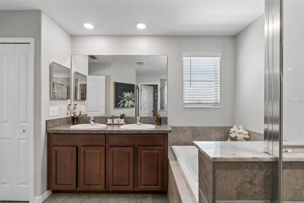 7422 French Marigold Avenue Tampa FL 33619