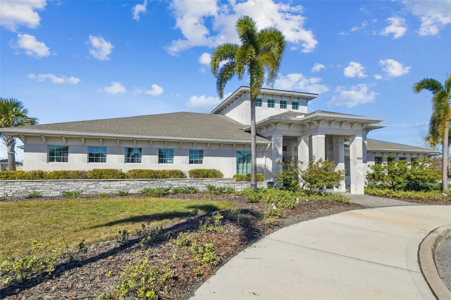7422 French Marigold Avenue Tampa FL 33619