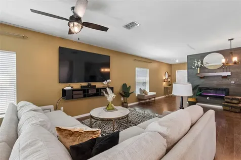 7422 French Marigold Avenue Tampa FL 33619