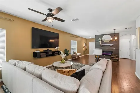 7422 French Marigold Avenue Tampa FL 33619