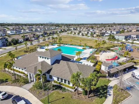 7422 French Marigold Avenue Tampa FL 33619