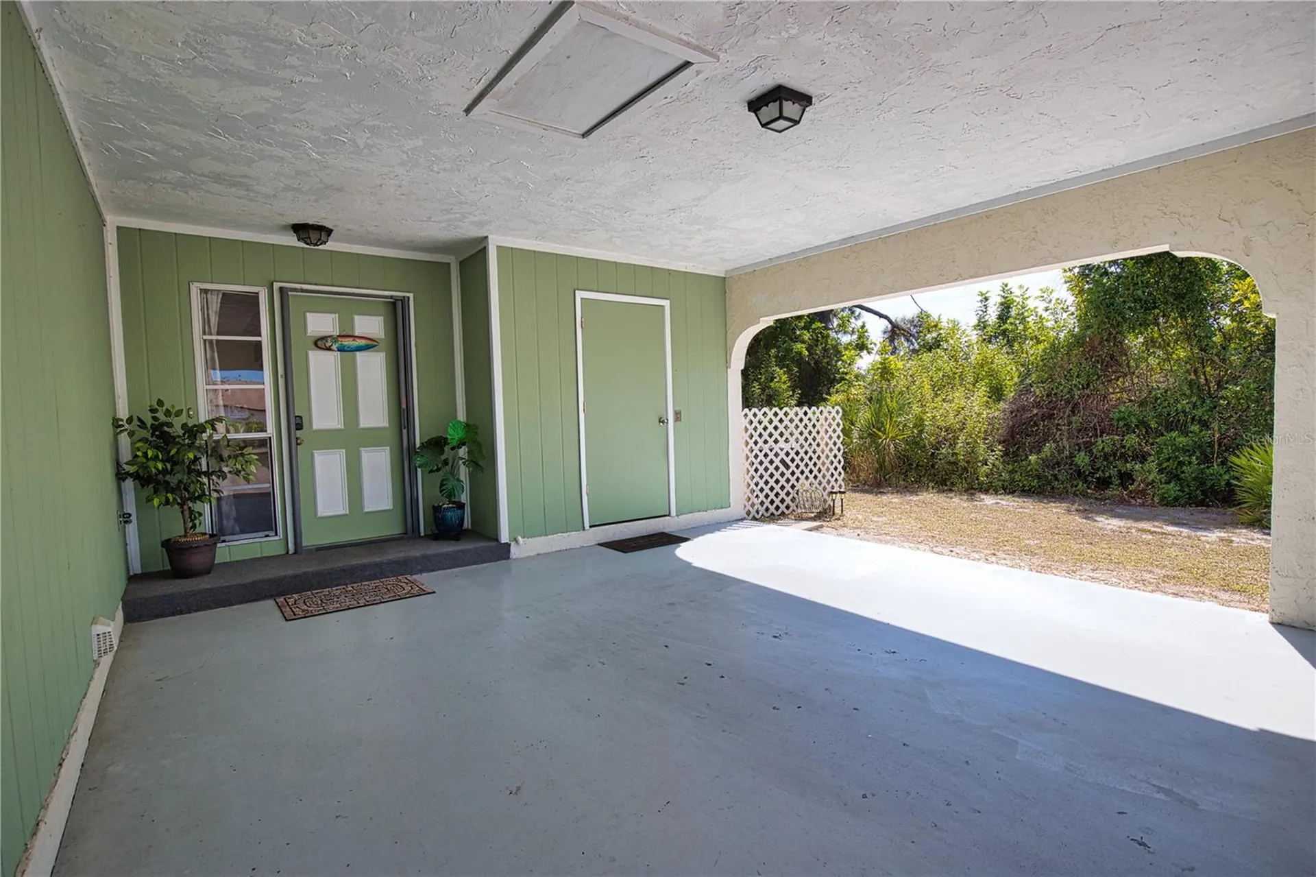 689 Michigan Avenue Englewood FL 34223