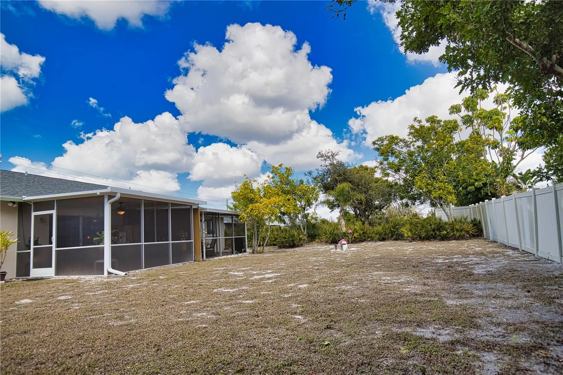 689 Michigan Avenue Englewood FL 34223