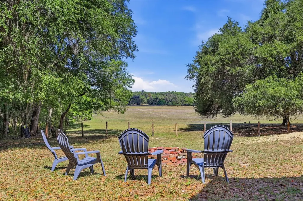 22130 NW 75th Avenue Road Micanopy FL 32667