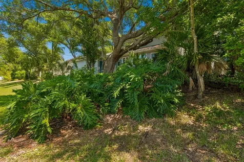 6414 23rd Ave Dr W Bradenton FL 34209