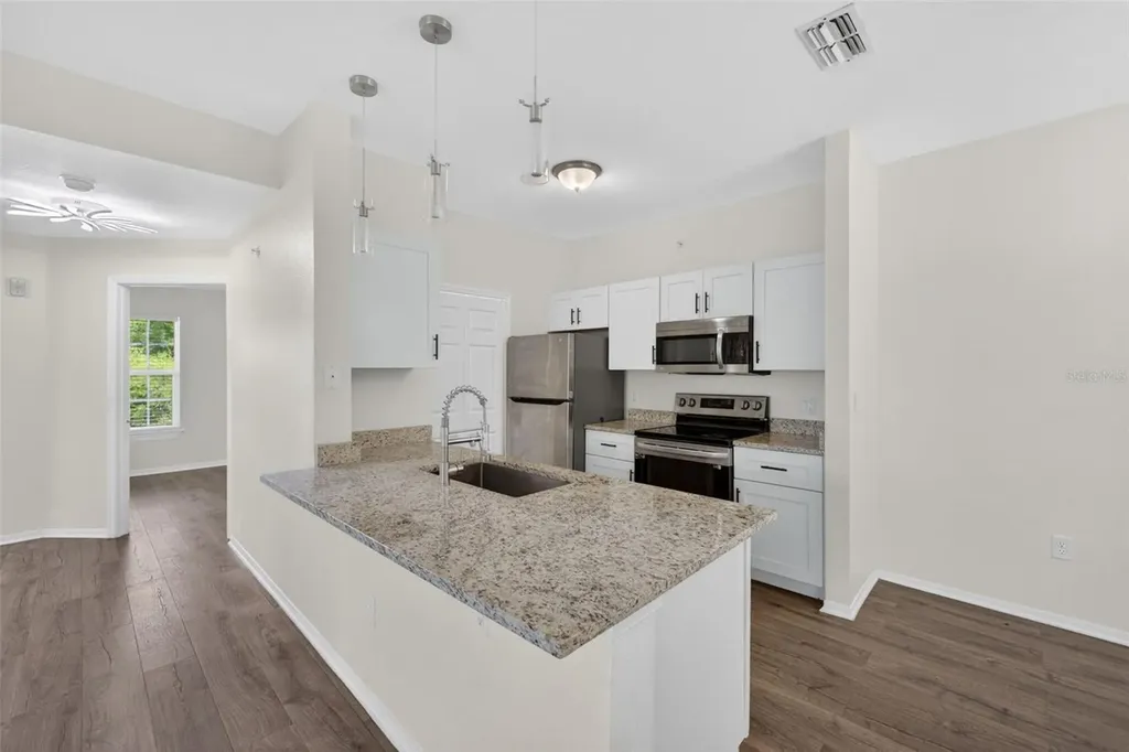 5467 Vineland Road Orlando FL 32811
